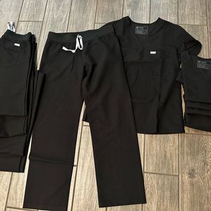 Set of 5 FIGS Technical Collection scrubs SMALL